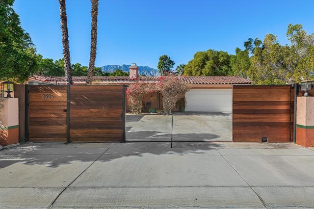 2525 N Farrell Drive, Palm Springs CA: https://media.crmls.org/mediaz/a193a7a5-b75c-4410-9920-325f1f8eb8d7.jpg