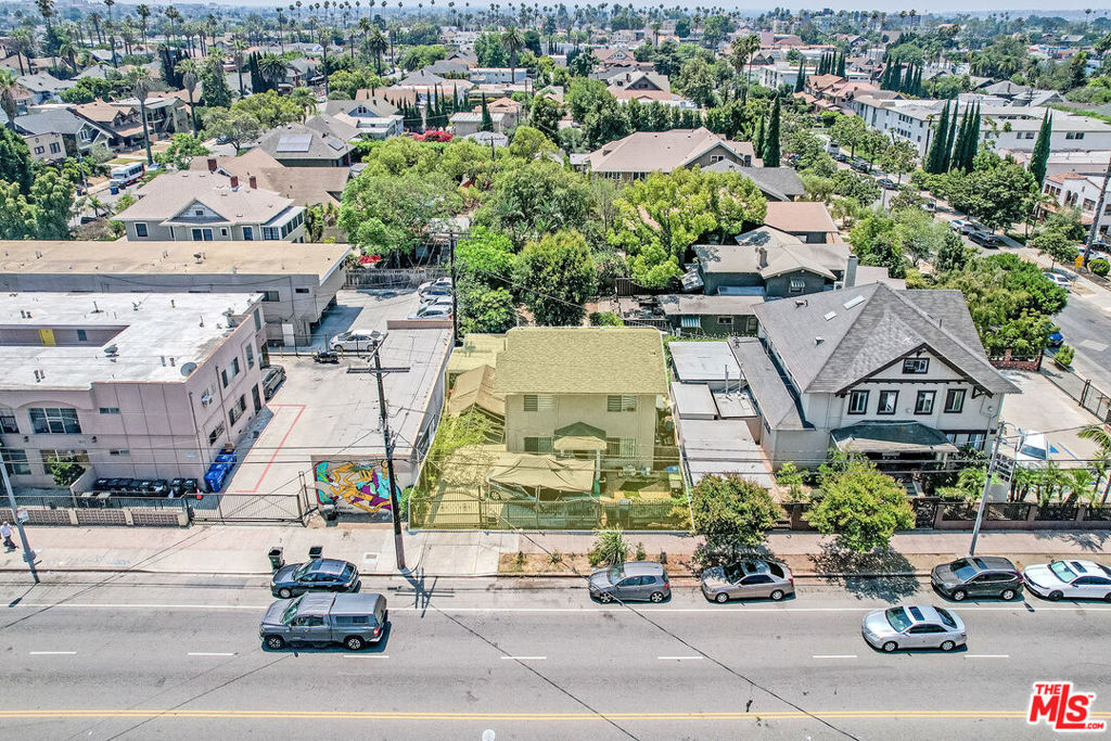 https://media.crmls.org/mediaz/a194138b-addd-4afa-83cb-8a6a4713fb35.jpg?preset=X-Large