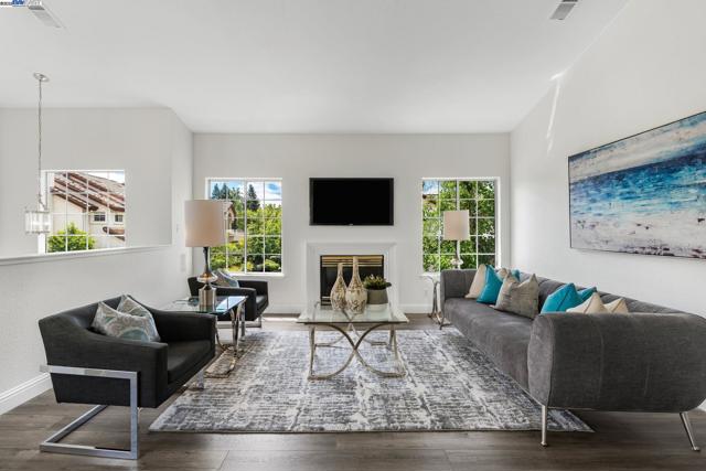 5648 Belleza Dr, Pleasanton CA: https://media.crmls.org/mediaz/a194fa7f-edbf-4bab-9b44-546a6e5a335d.jpg