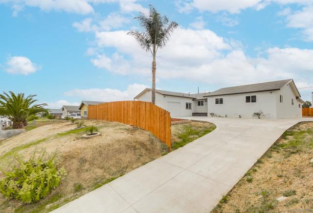 824 PARAISO AVE, Spring Valley CA: https://media.crmls.org/mediaz/a194fce3-348d-44c4-a186-0d44370d4de5.jpg