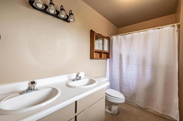 380 Hillside Road, San Juan Bautista CA: https://media.crmls.org/mediaz/a195acde-6c48-48c9-b3ea-59bc443e76b0.jpg