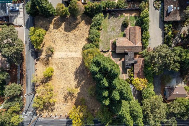 2339 Tice Valley Blvd, Walnut Creek CA: https://media.crmls.org/mediaz/a19649be-885b-49af-92a4-8d3e24242d72.jpg
