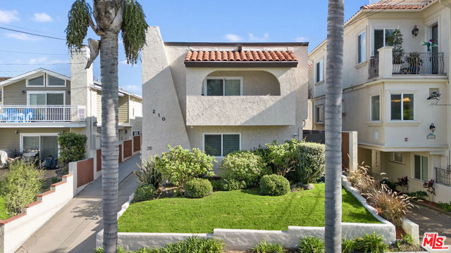 210 Lucia Avenue, Redondo Beach, California 90277, ,Residential Income,For Sale,Lucia,25560479