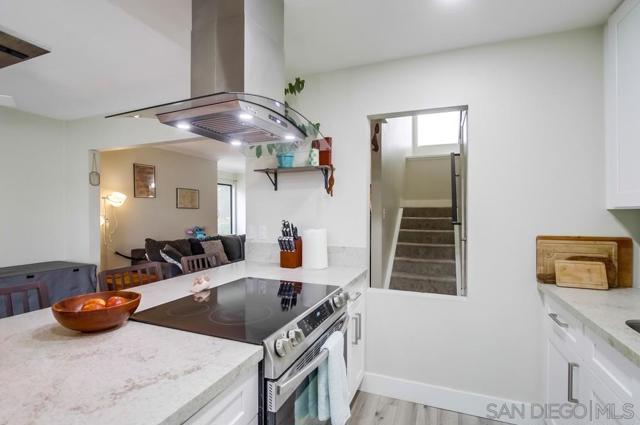 3262 Ashford St, San Diego CA: https://media.crmls.org/mediaz/a196dd48-10d1-46d9-87c6-a06bb41eb66f.jpg