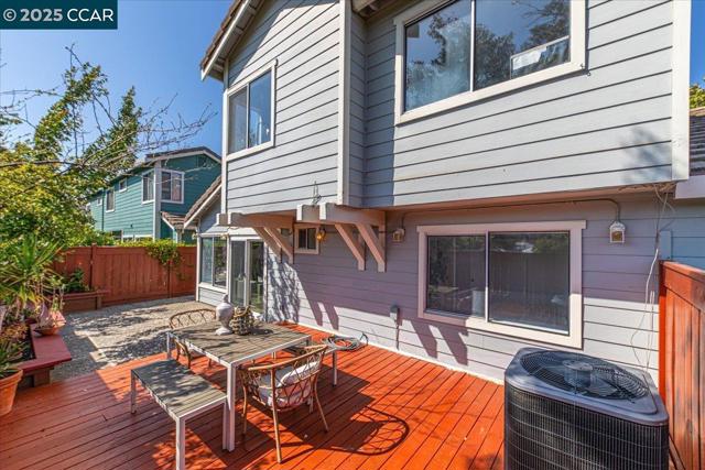 109 Cardoza, Hercules CA: https://media.crmls.org/mediaz/a196e4b0-92db-441e-a307-d3428e25fd89.jpg