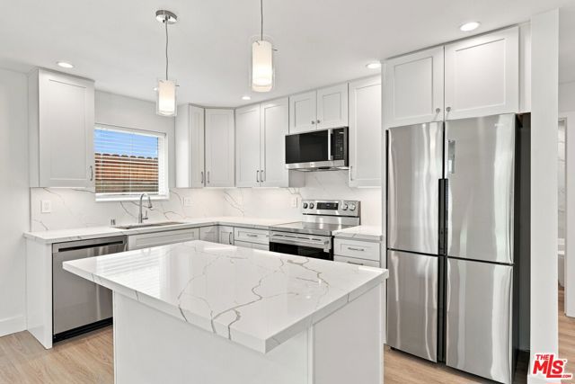 20212 West Gault Street photo 8