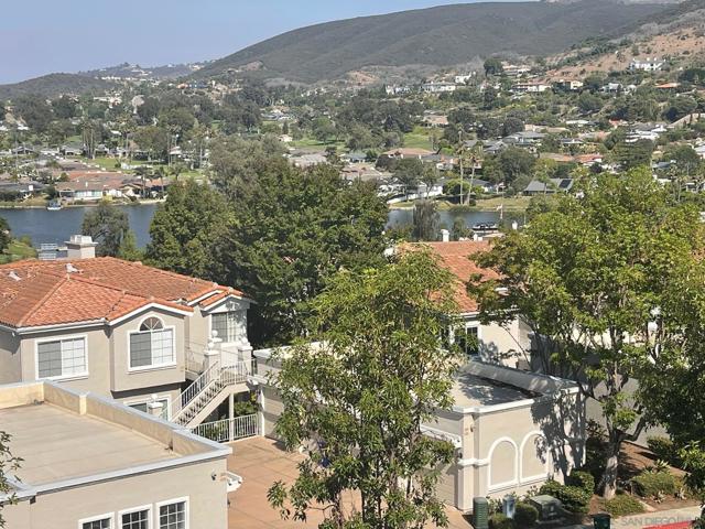 1680 Via Ocioso, San Marcos CA: https://media.crmls.org/mediaz/a1971ac6-0e17-4908-a7e1-12a64fada00f.jpg
