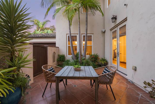 7424 La Mantanza, San Diego CA: https://media.crmls.org/mediaz/a1973222-3071-48ee-8748-ef9f0e21404d.jpg
