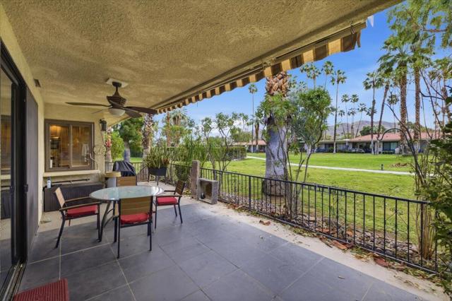2385 Silver Oak Circle, Palm Springs CA: https://media.crmls.org/mediaz/a197bc6f-470a-4207-8a7c-e78f647a37fd.jpg