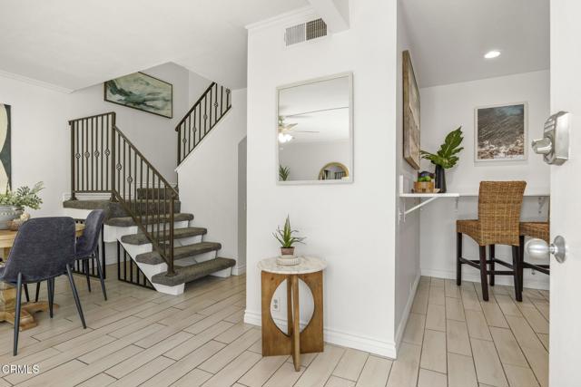 2515 Harbor Boulevard, Ventura CA: https://media.crmls.org/mediaz/a1982f09-4da8-4098-82a3-a5be64b72079.jpg