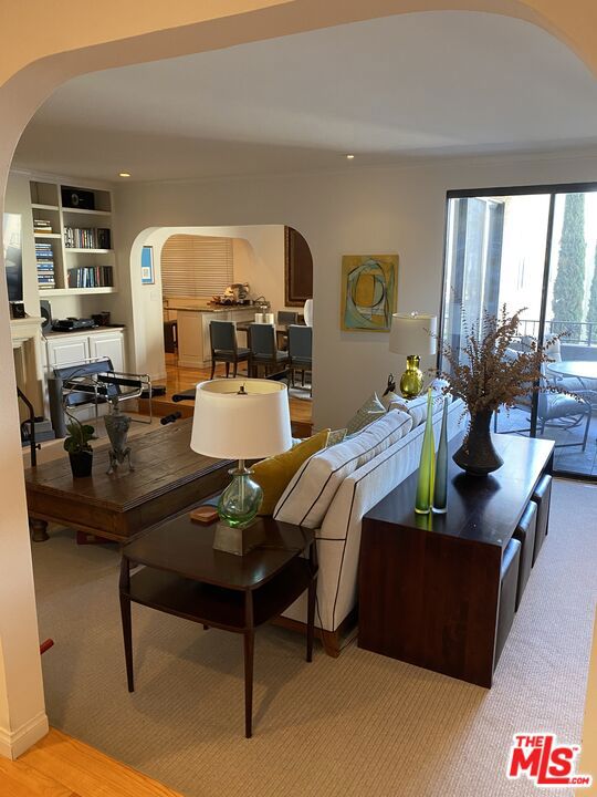8455 Fountain Avenue, West Hollywood CA: https://media.crmls.org/mediaz/a19888f7-253e-4199-978a-d1e06a871993.jpg