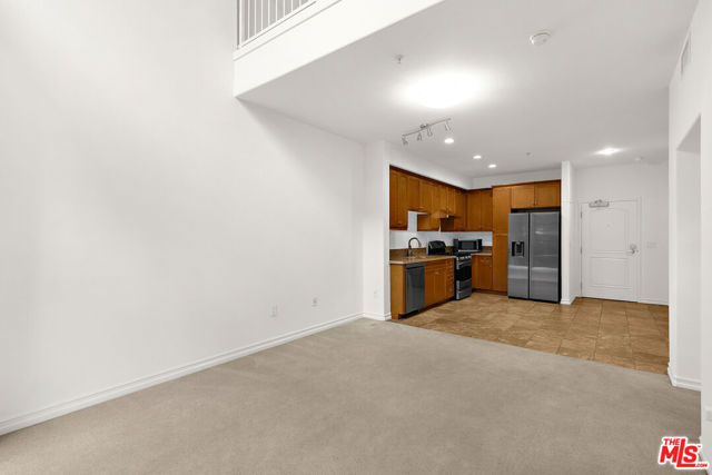 629 Traction Avenue, Los Angeles CA: https://media.crmls.org/mediaz/a1988ffc-35f0-4c43-ba8f-209570d98574.jpg