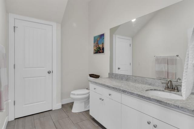 Detail Gallery Image 5 of 28 For 380 Date St, Chula Vista,  CA 91911 - 3 Beds | 2/1 Baths