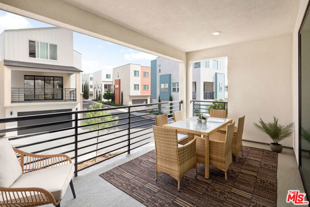 1678 Coral Sea Lane, Los Angeles CA: https://media.crmls.org/mediaz/a19a37a7-a5c0-4346-9713-d61809a4e771.jpg