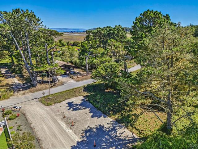430 Marine Boulevard, Moss Beach CA: https://media.crmls.org/mediaz/a19a59fd-84d8-43cd-8965-cb3ca14eb6d7.jpg