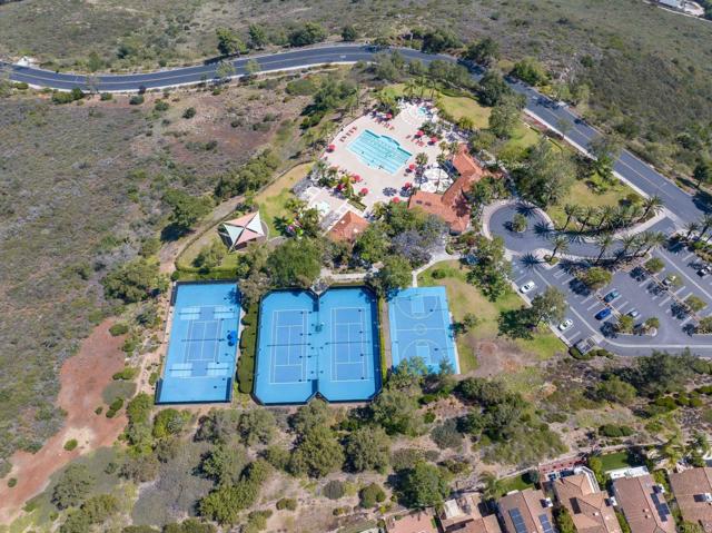 2490 Bear Rock Gln, Escondido CA: https://media.crmls.org/mediaz/a19ac267-efb2-4e2f-9dcb-32c59269c8d6.jpg