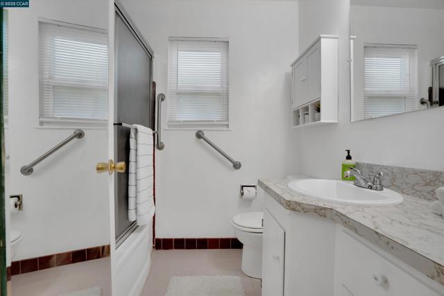 2968 Glenside Dr, Concord CA: https://media.crmls.org/mediaz/a19b9904-3d12-4021-a84d-0fd0b09e241b.jpg