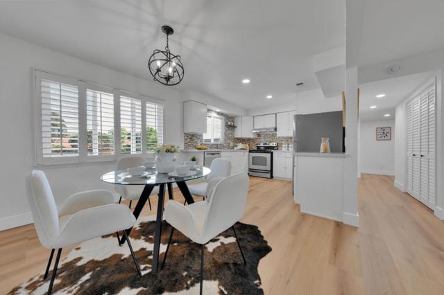 1518 Day Avenue, San Mateo CA: https://media.crmls.org/mediaz/a19ba21b-bf77-4948-a938-744ab706f53b.jpg