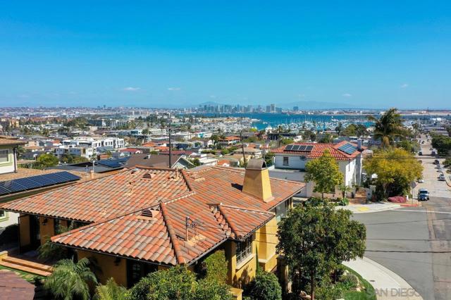 1250 Willow St, San Diego CA: https://media.crmls.org/mediaz/a19bff51-9c2a-4356-b732-88f986f90b63.jpg