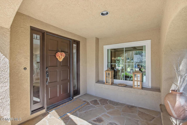 1732 Crooked Trail Place, Westlake Village CA: https://media.crmls.org/mediaz/a19c42d6-b9ec-416d-9cf6-24e791222f7f.jpg