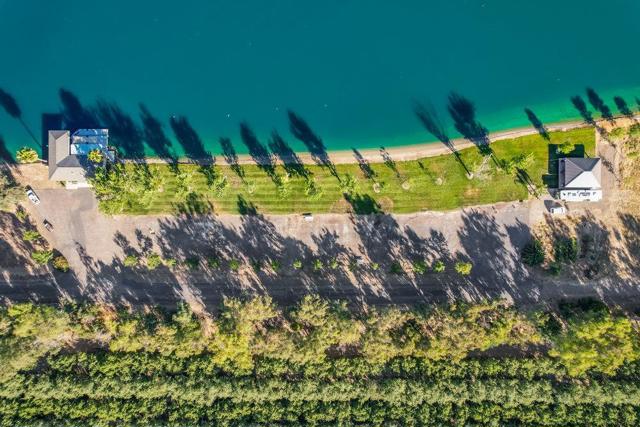 10037 Ca-33, Patterson CA: https://media.crmls.org/mediaz/a19cbdec-4447-44c9-a128-004107438bdc.jpg