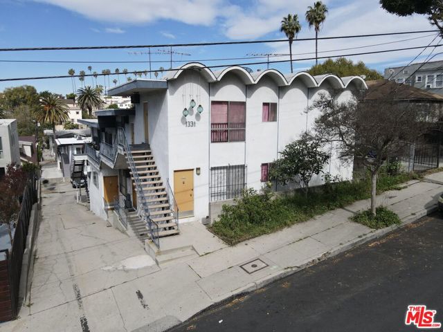 Image 3 for 1331 Sutherland St, Los Angeles, CA 90026