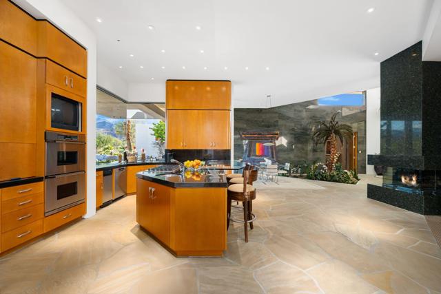 79235 Tom Fazio N Lane, La Quinta CA: https://media.crmls.org/mediaz/a19d2479-487c-4940-a6c8-ab8202ddb2ad.jpg