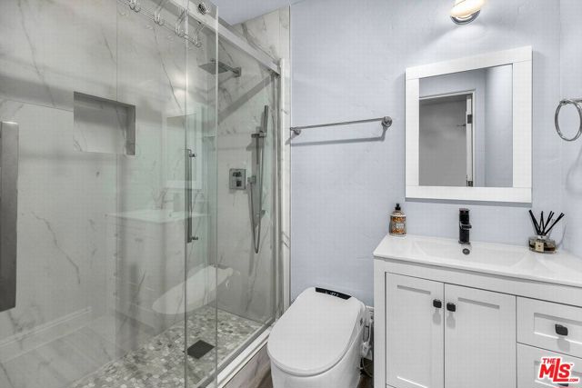 3110 Benedict Canyon Drive, Beverly Hills CA: https://media.crmls.org/mediaz/a19e37fa-6340-4f9c-953c-b151897cbcf7.jpg