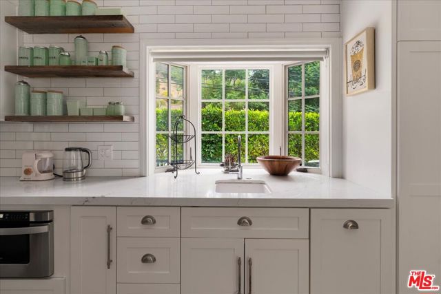 3479 Mandeville Canyon Road, Los Angeles CA: https://media.crmls.org/mediaz/a19e49f5-4e04-435b-abba-cb626ffb26f0.jpg