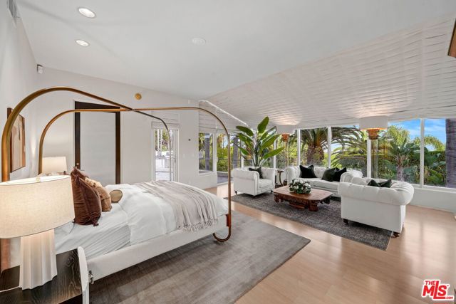 28177 Rey De Copas Lane, Malibu CA: https://media.crmls.org/mediaz/a19ec9d1-a184-47fe-82e4-819e3c091d83.jpg