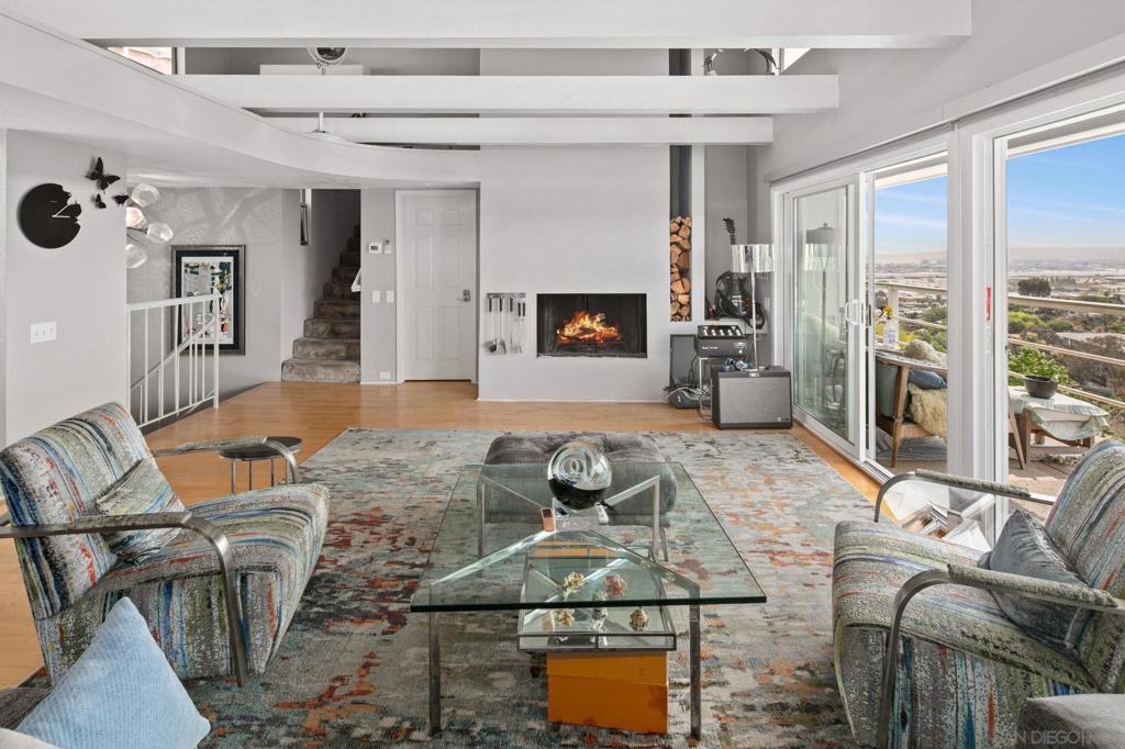 MLS #250032243SD img 4