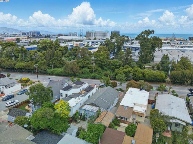 Image 37 of 40 For 1307 California Dr
