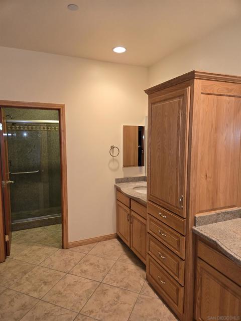 24726 Zanja Place, Ramona CA: https://media.crmls.org/mediaz/a19f5551-7a77-4dab-8fc5-417981d40d8d.jpg