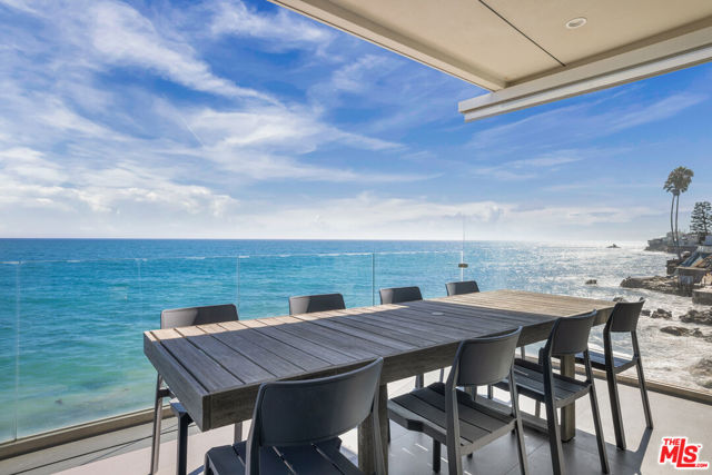 19640 Pacific Coast Highway, Malibu CA: https://media.crmls.org/mediaz/a19f8b89-0c69-41cc-a525-07cceab76950.jpg