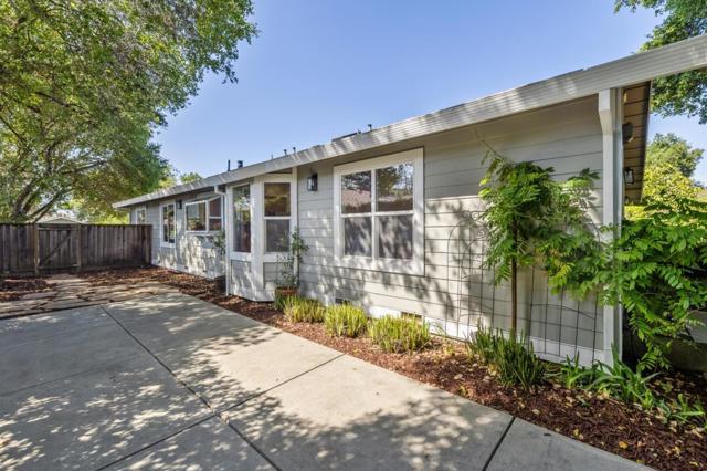 2031 Farndon Avenue, Los Altos CA: https://media.crmls.org/mediaz/a1a01b67-9e43-44f1-8d6e-10b047dad010.jpg