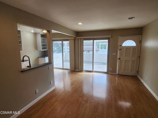 1285 Landsburn Circle, Westlake Village CA: https://media.crmls.org/mediaz/a1a0666d-4cce-45e6-a990-5e3657b554f9.jpg