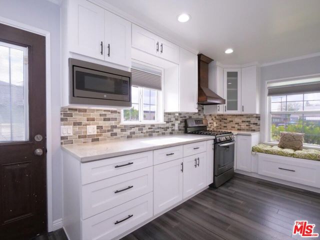 518 N 18th Street, Montebello CA: https://media.crmls.org/mediaz/a1a0de27-1894-4061-9c4c-2b06a506d4d0.jpg