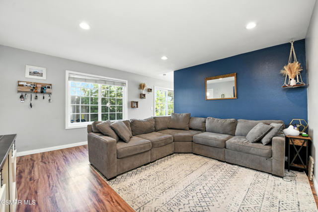 5327 Heather Street, Camarillo CA: https://media.crmls.org/mediaz/a1a0fa63-4b13-417d-97c9-d0013bbee6e1.jpg