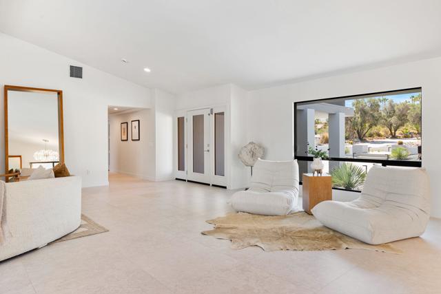 46380 Desert Lily Drive, Palm Desert CA: https://media.crmls.org/mediaz/a1a123bf-2e01-427e-b71c-71aa409d956d.jpg