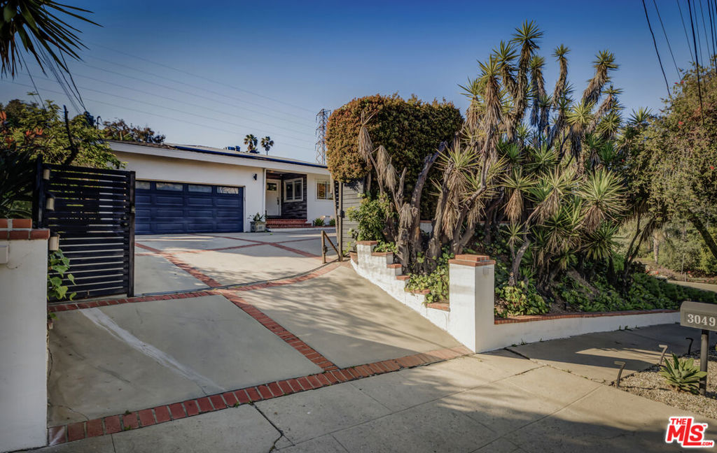 3049 Laurel Canyon Boulevard