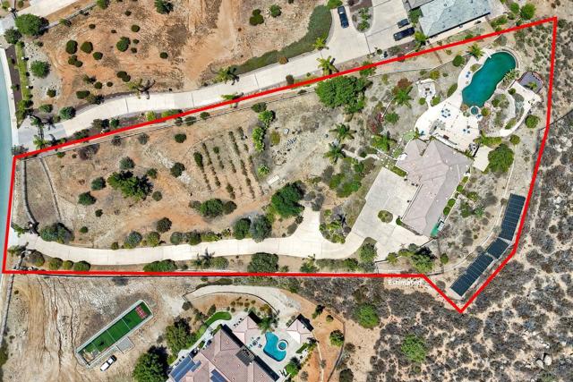 15068 Creek Hills Rd, El Cajon CA: https://media.crmls.org/mediaz/a1a151e6-1361-427e-9f13-9e82a7bc80af.jpg
