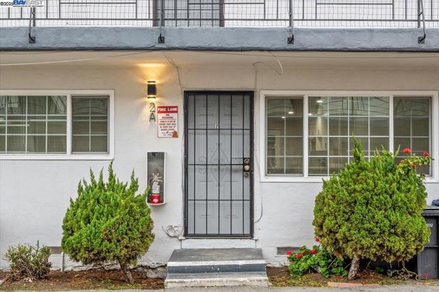 27070 Manon Ave, Hayward CA: https://media.crmls.org/mediaz/a1a1a346-df1f-4079-9012-081aa789d9c0.jpg