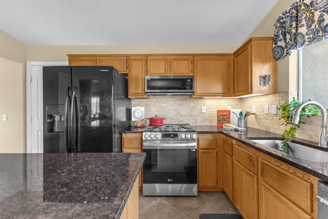 83480 Firecliff Court Court, Indio CA: https://media.crmls.org/mediaz/a1a2743d-f6f2-44c6-aa64-d79066a4f985.jpg