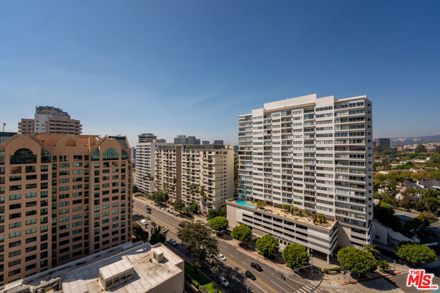 10490 Wilshire Boulevard, Los Angeles CA: https://media.crmls.org/mediaz/a1a318bb-6293-4e72-bd11-85ea6a282962.jpg