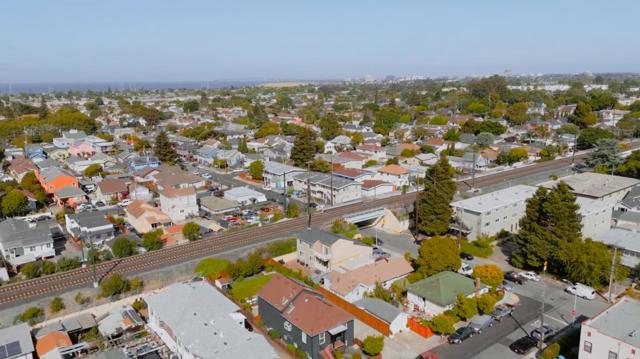 212 Ramona Street, San Mateo CA: https://media.crmls.org/mediaz/a1a3651c-b669-4230-bf3c-070e489c9ad7.jpg