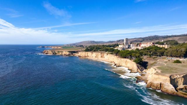 275 Davenport Landing Road, Davenport CA: https://media.crmls.org/mediaz/a1a37838-b436-42aa-beed-47adbf060e26.jpg