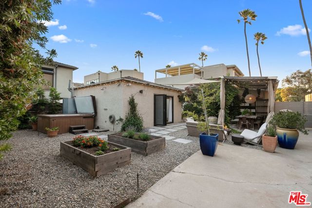 626 Pacific Street, Santa Monica CA: https://media.crmls.org/mediaz/a1a39260-55cb-4193-bbf8-acec891489e0.jpg