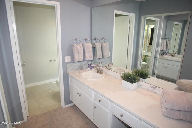 4518 Henley Court, Westlake Village CA: https://media.crmls.org/mediaz/a1a3a4ff-cfd7-4c11-8743-457f2af04411.jpg