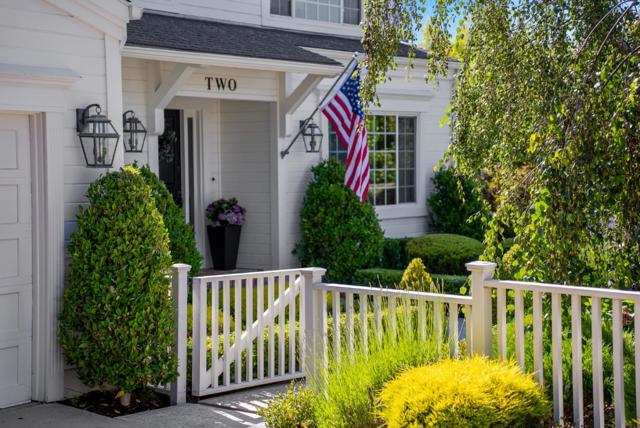 2 Black Tail Lane, Monterey CA: https://media.crmls.org/mediaz/a1a3ba34-2d49-42b3-9171-8389787a8cb0.jpg