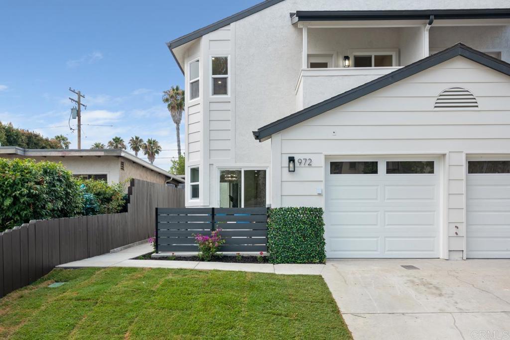 972 Sapphire Street - photo 2